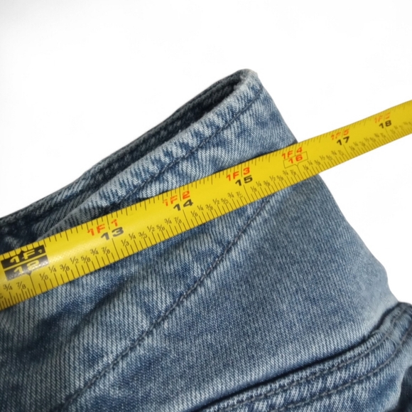 Lucky Brand Liquid Denim Luxe Cargo Jeans Relaxed Light Wash Sz 12/31 - Picture 4 of 8